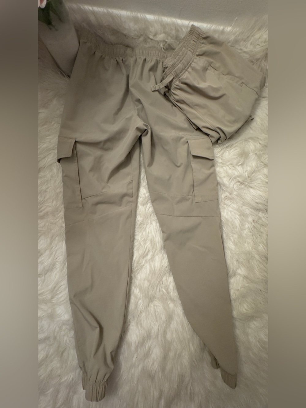 (2 pair) Under Armour Tan Cargo Jogger Pants size: Youth (L) - Picture 8 of 8